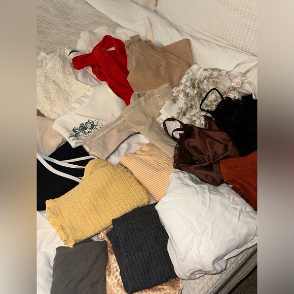 Tank Top Mystery Bundle!!! ✨ - Picture 4 of 5